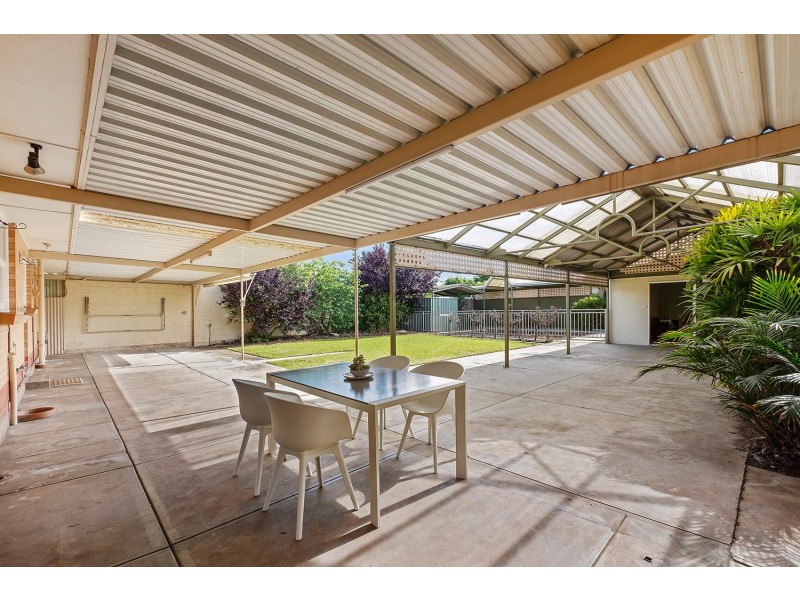 4 McEwan Avenue, Seaton SA 5023