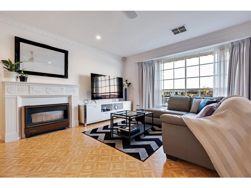 1/8 Hansen Court, West Lakes Shore SA 5020