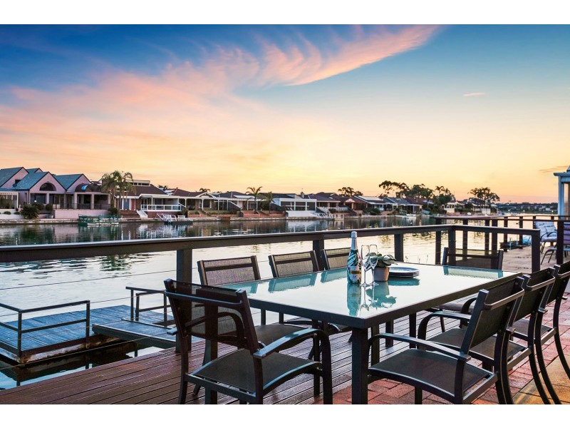 1/8 Hansen Court, West Lakes Shore SA 5020