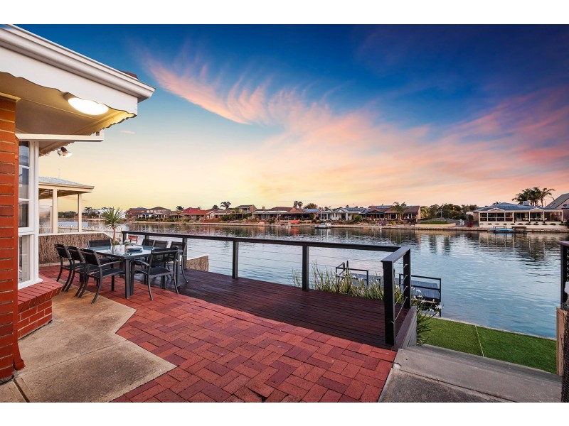 1/8 Hansen Court, West Lakes Shore SA 5020