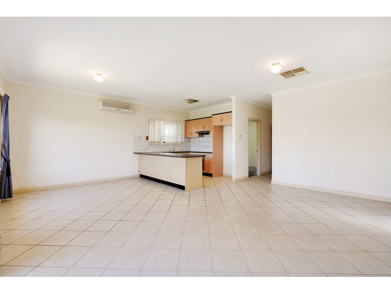 4A Ballater Avenue, Seaton SA 5023