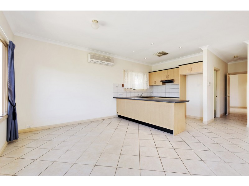 4A Ballater Avenue, Seaton SA 5023