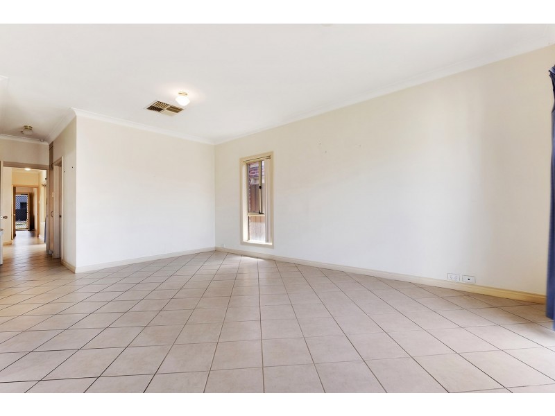4A Ballater Avenue, Seaton SA 5023