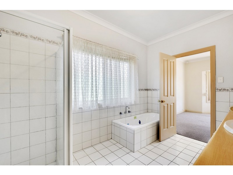 4A Ballater Avenue, Seaton SA 5023