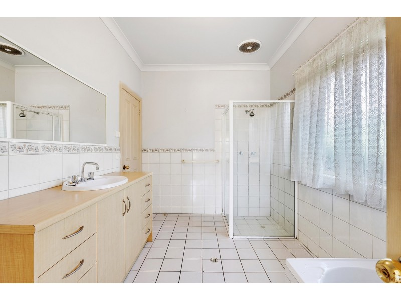 4A Ballater Avenue, Seaton SA 5023