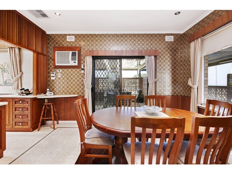 16 Dumfries Avenue, Seaton SA 5023