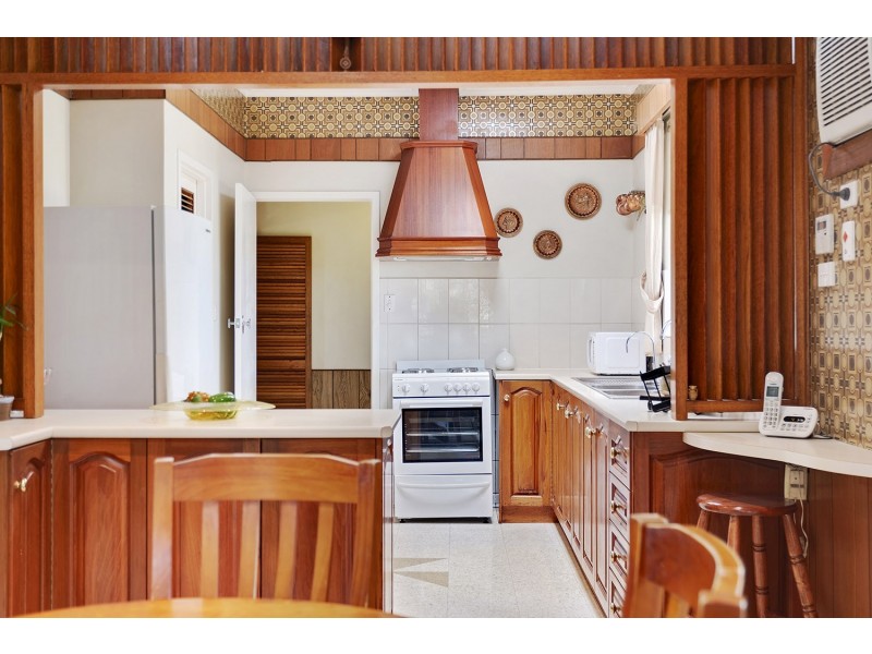 16 Dumfries Avenue, Seaton SA 5023