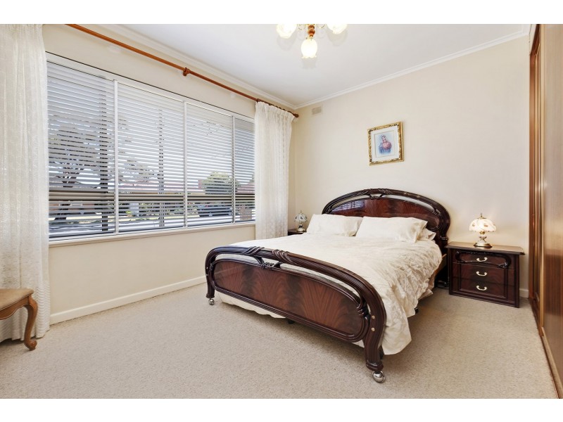 16 Dumfries Avenue, Seaton SA 5023