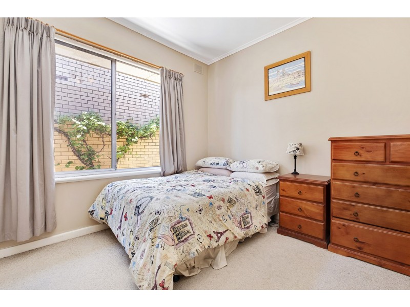 16 Dumfries Avenue, Seaton SA 5023