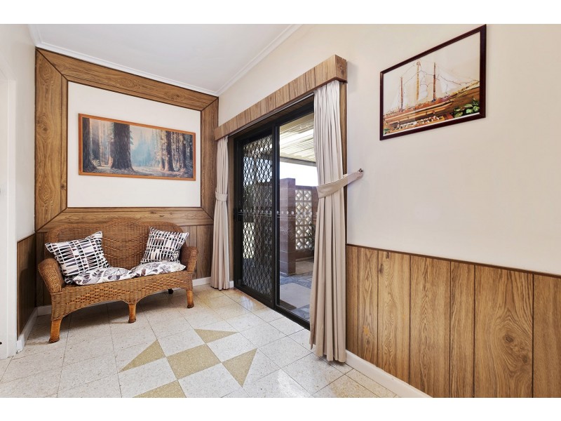 16 Dumfries Avenue, Seaton SA 5023