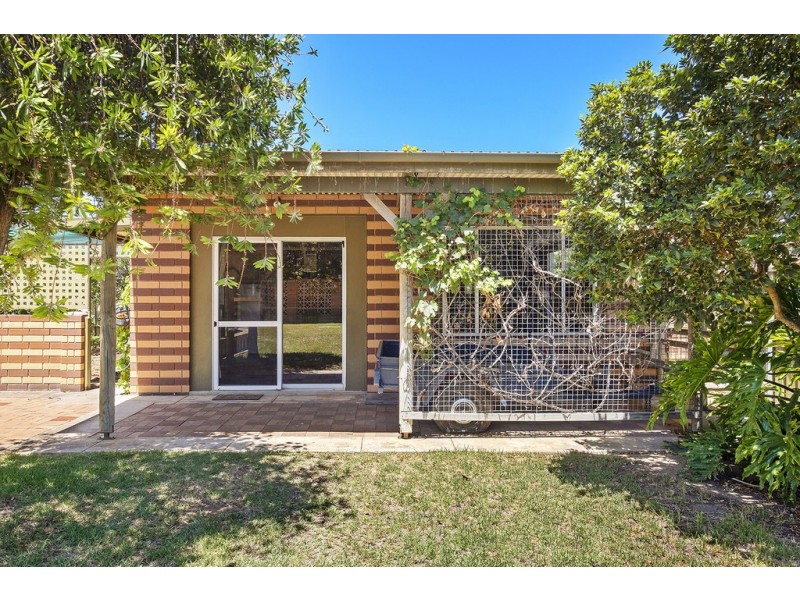 16 Dumfries Avenue, Seaton SA 5023