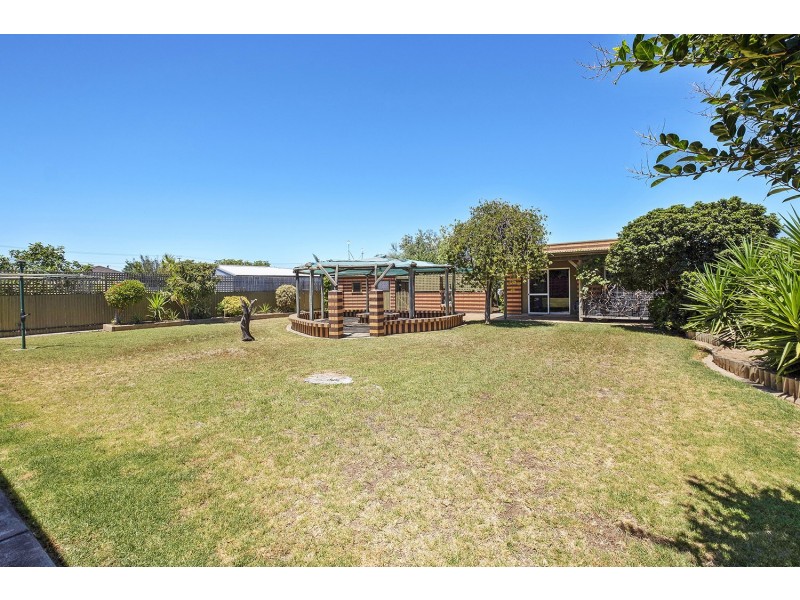 16 Dumfries Avenue, Seaton SA 5023