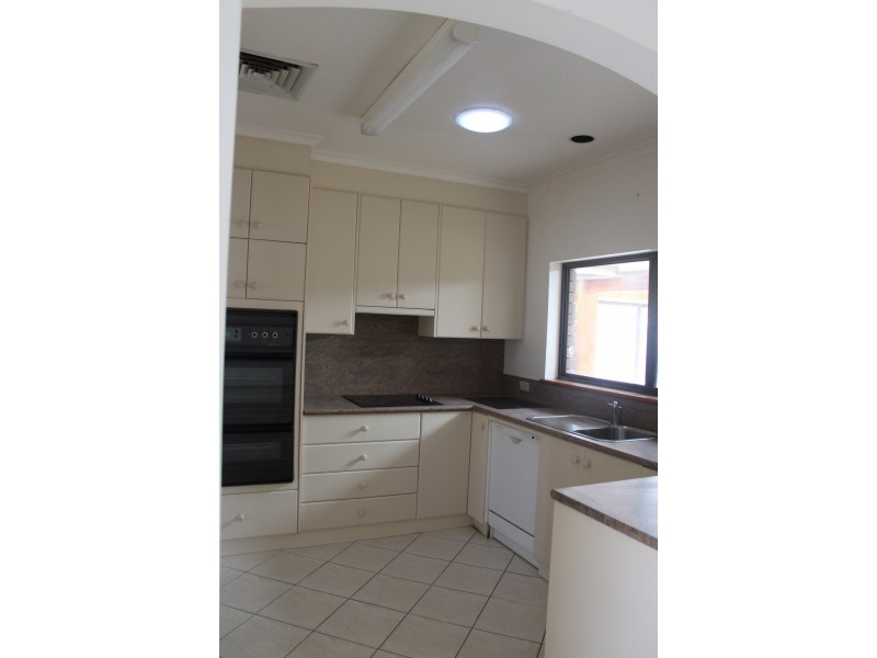 7 Newporter Terrace, West Lakes Shore SA 5020