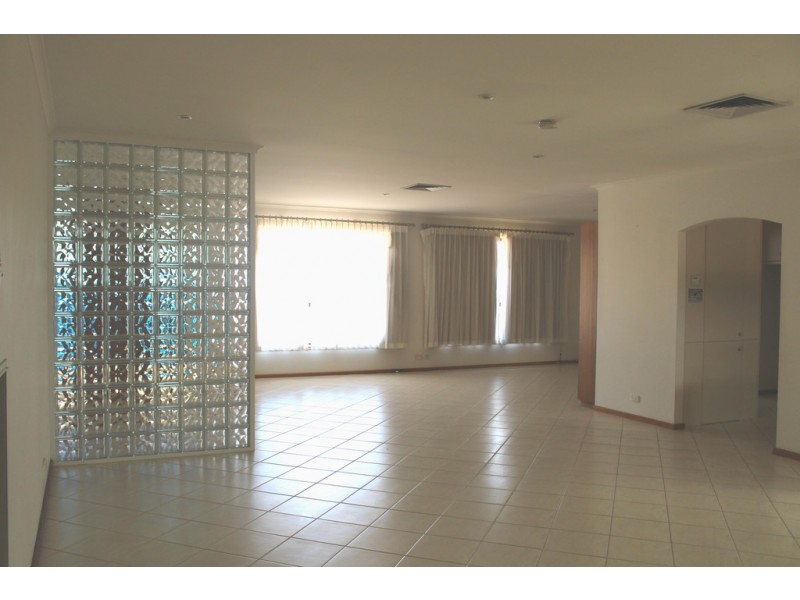 7 Newporter Terrace, West Lakes Shore SA 5020