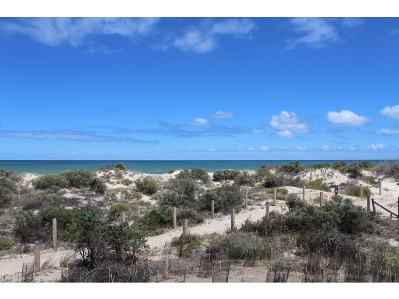 7 Newporter Terrace, West Lakes Shore SA 5020