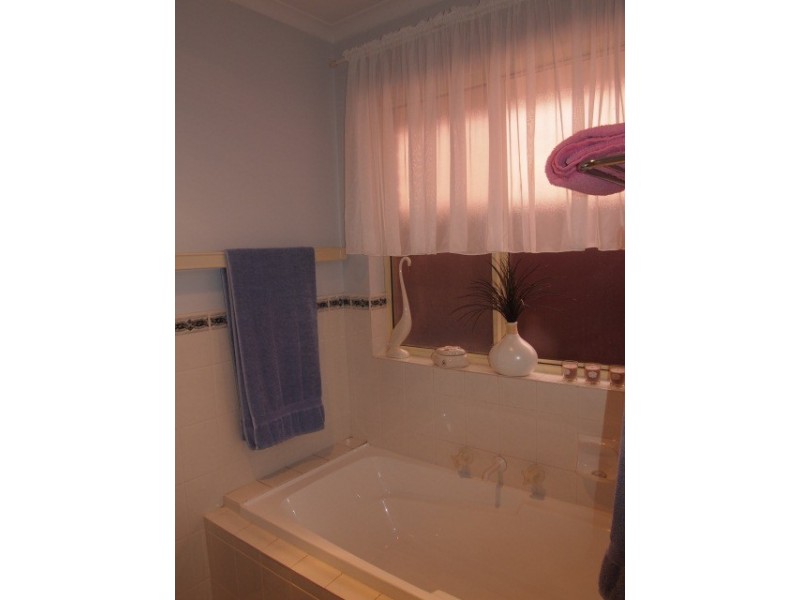 32 Caroline Drive, Allenby Gardens SA 5009