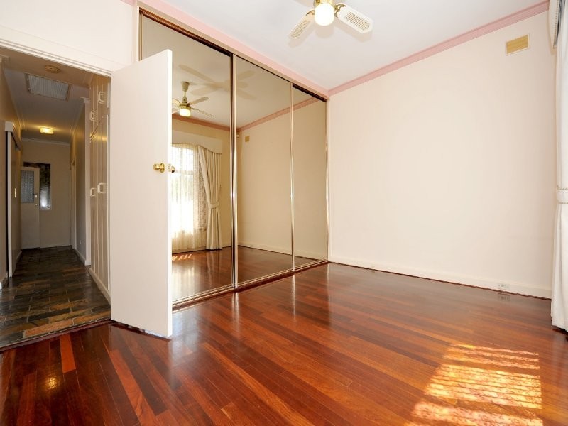 16 Cooke Street, Findon SA 5023