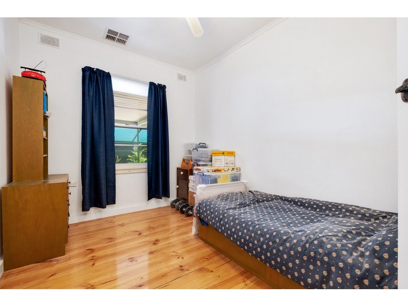 28 Carey Avenue, Seaton SA 5023