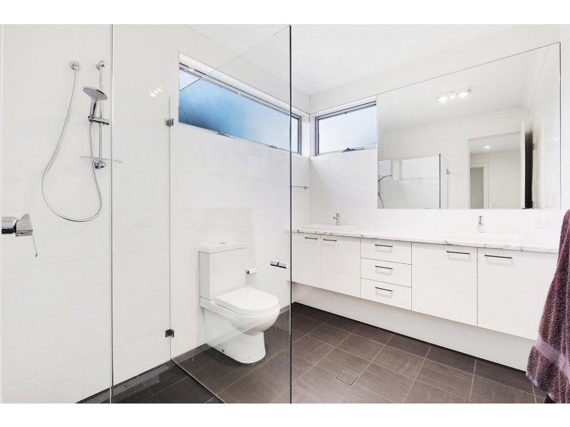 25 Hollard Avenue, Grange SA 5022