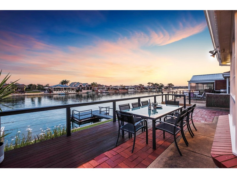 1/8 Hansen Court, West Lakes Shore SA 5020