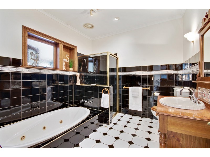 4 Holbrooks Road, Flinders Park SA 5025