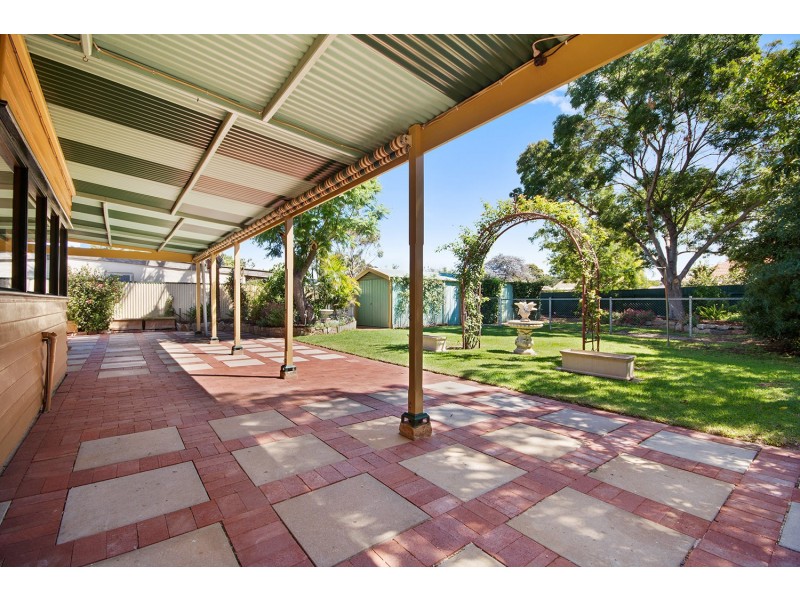 4 Holbrooks Road, Flinders Park SA 5025