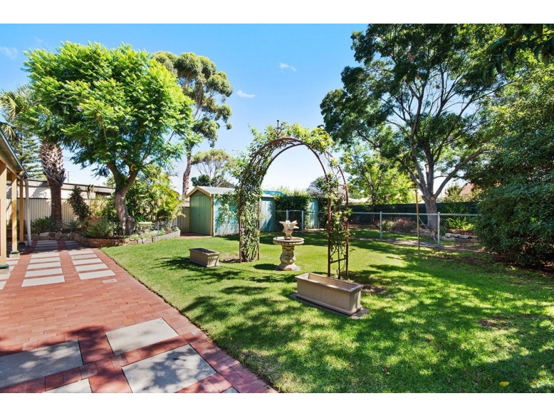 4 Holbrooks Road, Flinders Park SA 5025