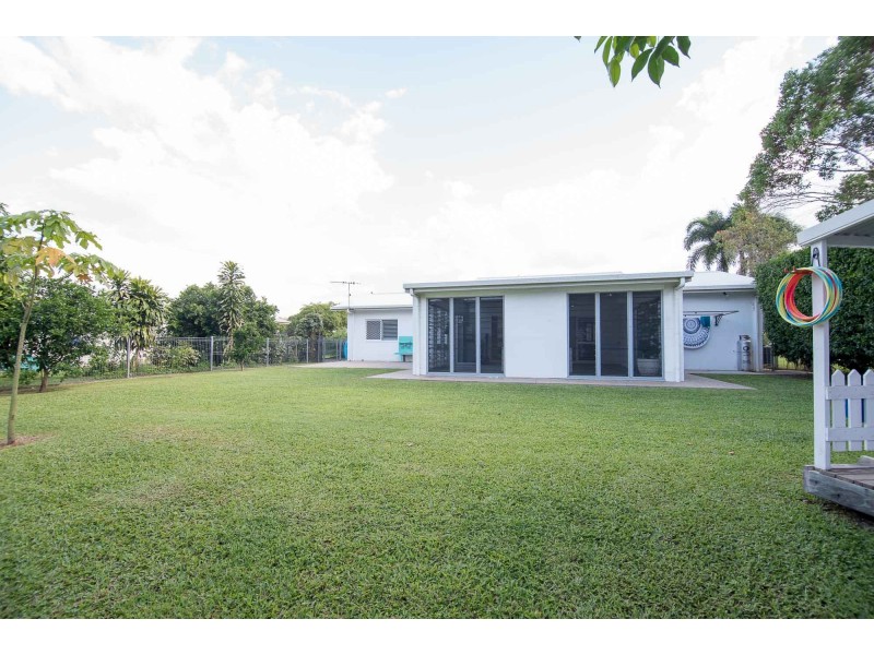 4 JORGENSEN STREET, Edmonton QLD 4869