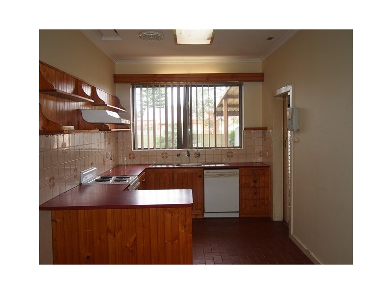 17 Glenrowan Road, Woodville South SA 5011