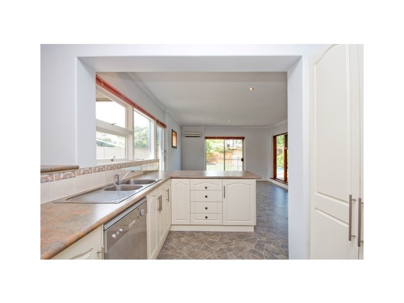 18 Sunset Crescent, Grange SA 5022