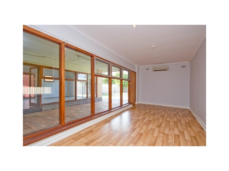 18 Sunset Crescent, Grange SA 5022