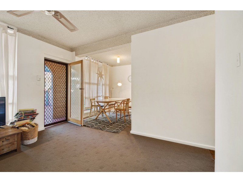 4/3 Mooloola Way, West Lakes Shore SA 5020