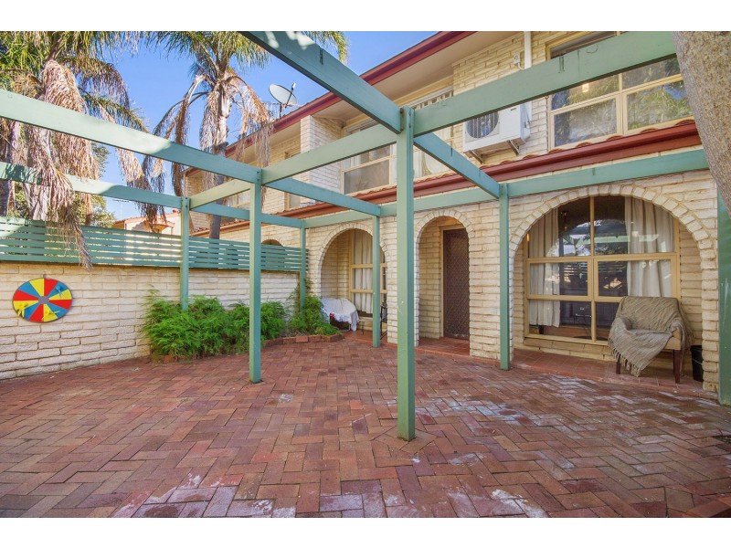 4/3 Mooloola Way, West Lakes Shore SA 5020