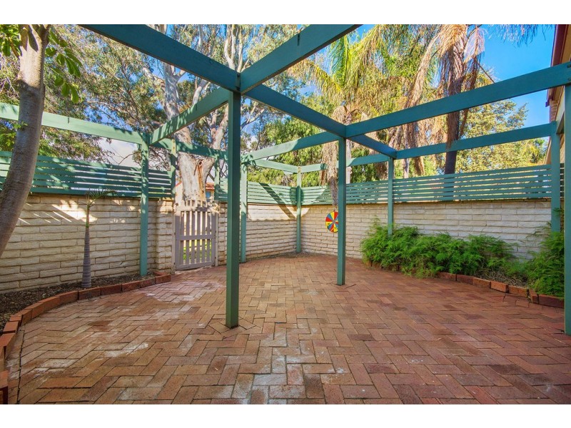 4/3 Mooloola Way, West Lakes Shore SA 5020