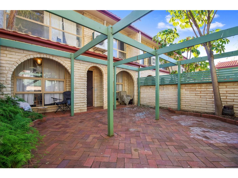 4/3 Mooloola Way, West Lakes Shore SA 5020