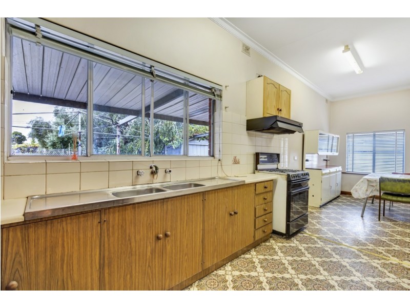 385 Tapleys Hill Road, Seaton SA 5023