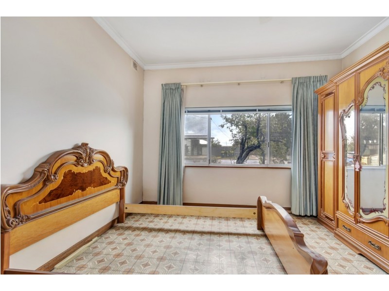 385 Tapleys Hill Road, Seaton SA 5023