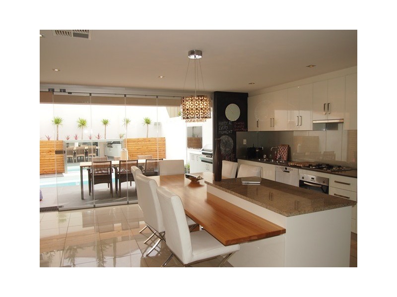 1/125 Military Road, Henley Beach South SA 5022