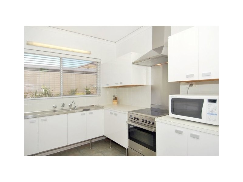 2/2 Gray Street, West Beach SA 5024