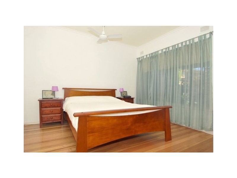 2/2 Gray Street, West Beach SA 5024