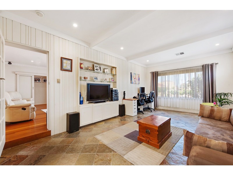 1 Hartog Street, Flinders Park SA 5025