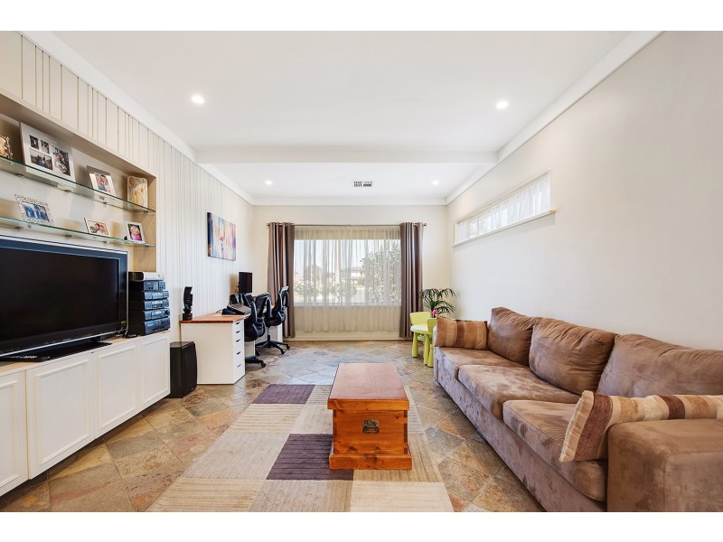 1 Hartog Street, Flinders Park SA 5025