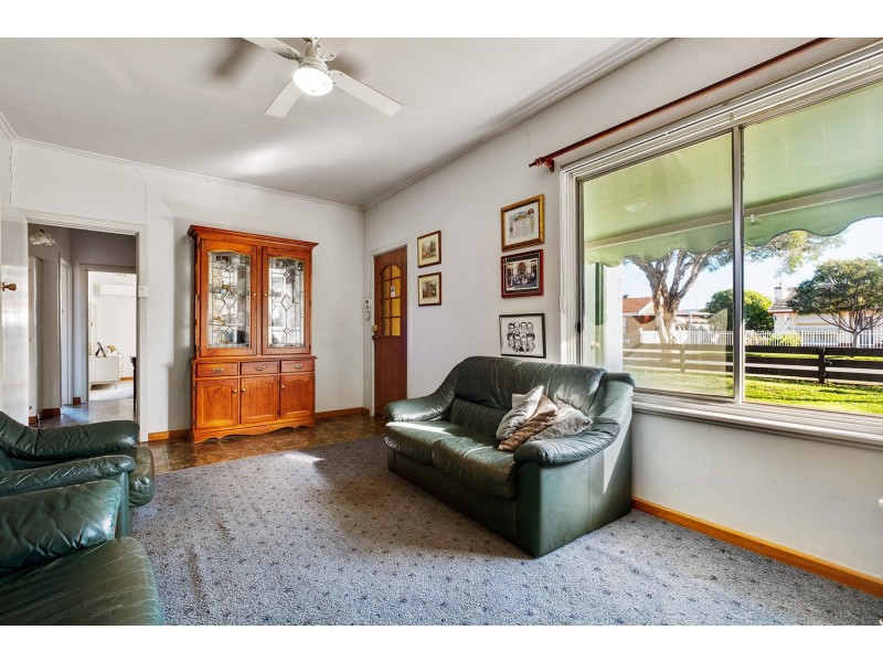 5 Poole Avenue, Woodville South SA 5011