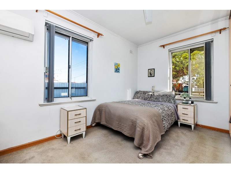 5 Poole Avenue, Woodville South SA 5011