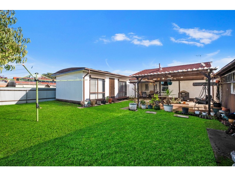 5 Poole Avenue, Woodville South SA 5011