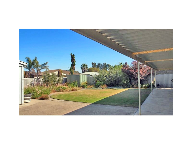 2 Carlson Court, North Haven SA 5018