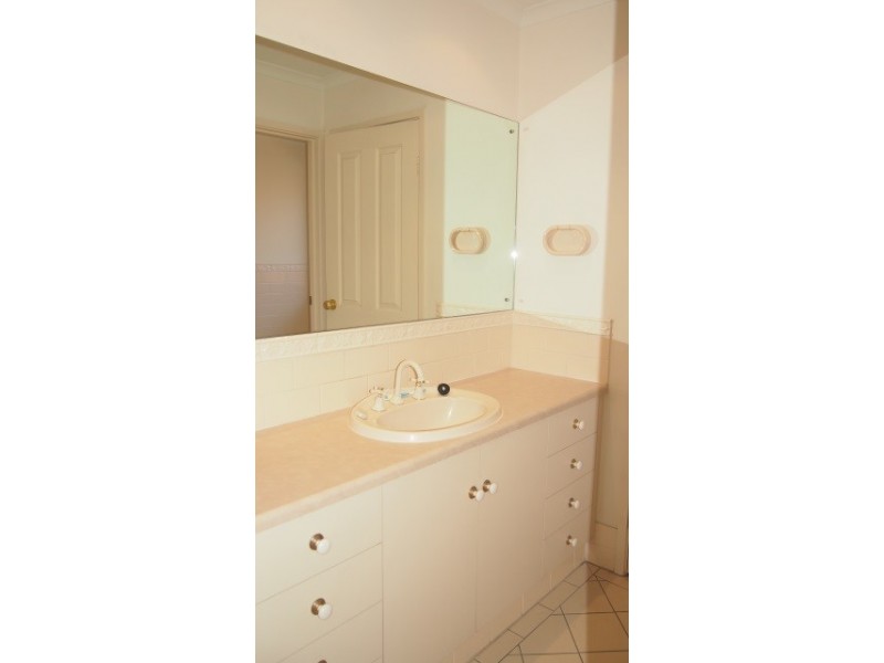 8 Mercedes Avenue, Croydon Park SA 5008