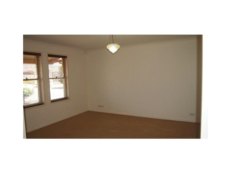 8 Mercedes Avenue, Croydon Park SA 5008