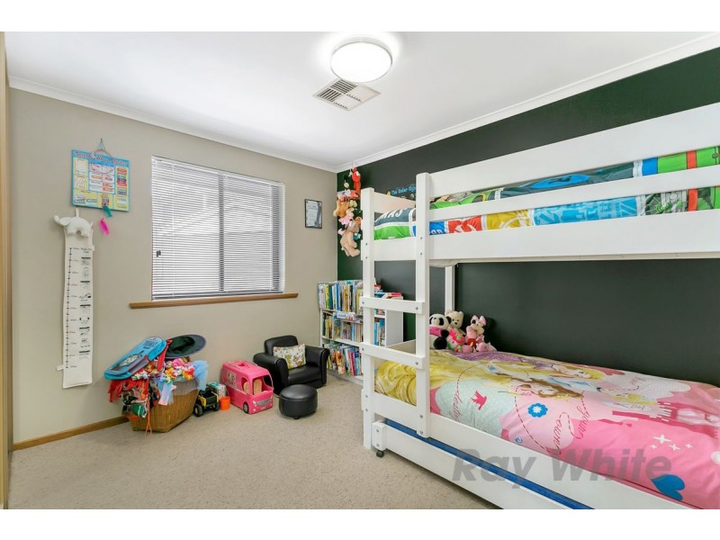8 Kurrambi Crescent, Hallett Cove SA 5158