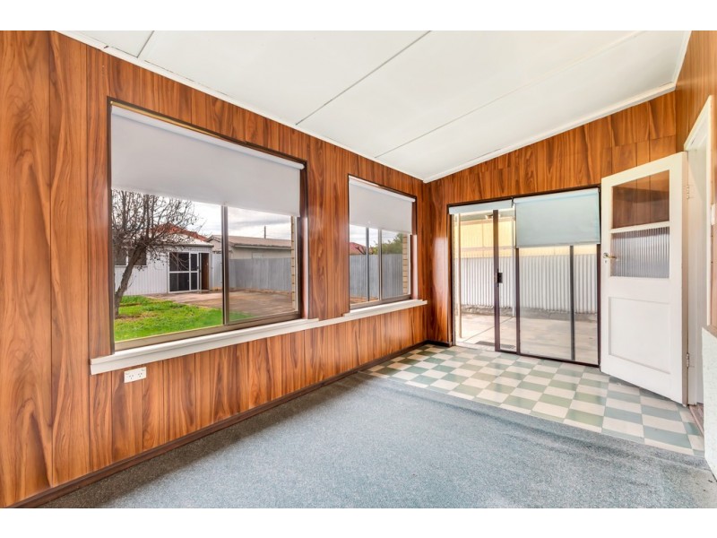 8 Minerva Crescent, Croydon Park SA 5008